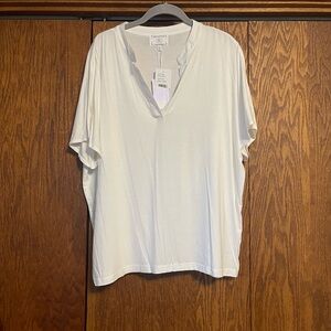 Absolutely Women's White Short Sleeve Top